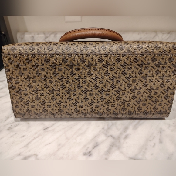 DKNY Monogram Purse - Picture 8 of 8